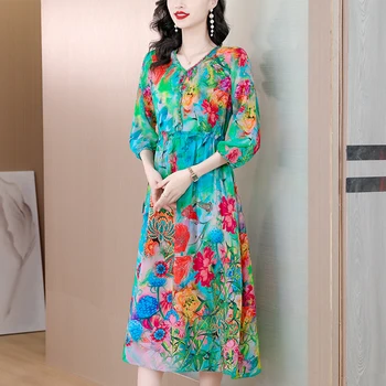 2023 Новое элегантное универсальное шелковое платье с принтом Женская летняя мода Шелковая свободная посадка Повседневное праздничное платье с V-образным вырезом Vestidos