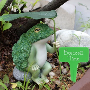 Садовая статуя лягушек брокколи с зонтиком из листьев Миниатюрная лягушка из брокколи Креативная скульптура зеленой лягушки для внутреннего наружного декора