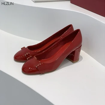 2023 Новая кожа лакированная кожа женские квадратные туфли на толстом каблуке с металлической пряжкой модная элегантная рабочая обувь